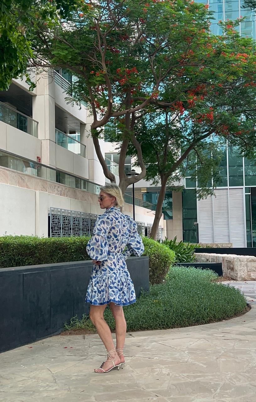 Kort elegant bomullsklänning