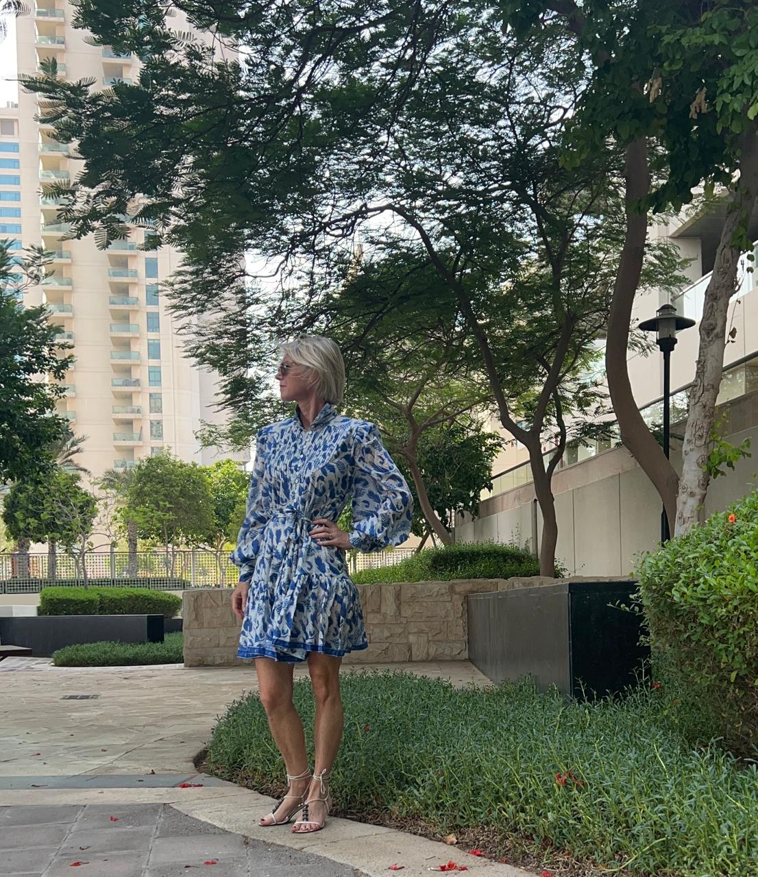 Kort elegant bomullsklänning